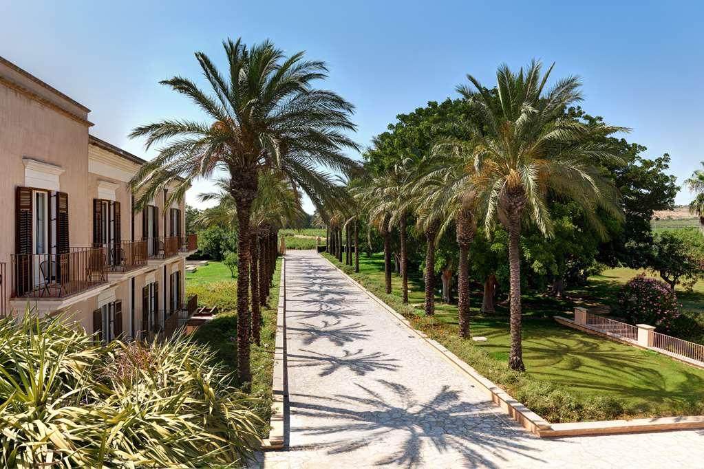 Almar Giardino Di Costanza Resort & Spa 마자라데발로 외부 사진