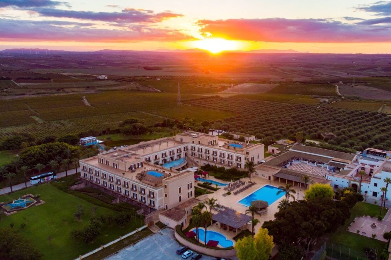 Almar Giardino Di Costanza Resort & Spa 마자라데발로 외부 사진